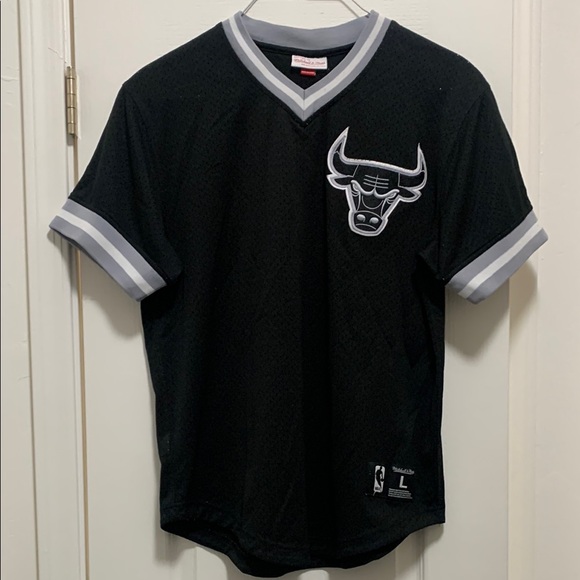 Mitchell & Ness Other - Mitchell & Ness Black and Gray Jersey Shirt with Chicago Bulls Logo